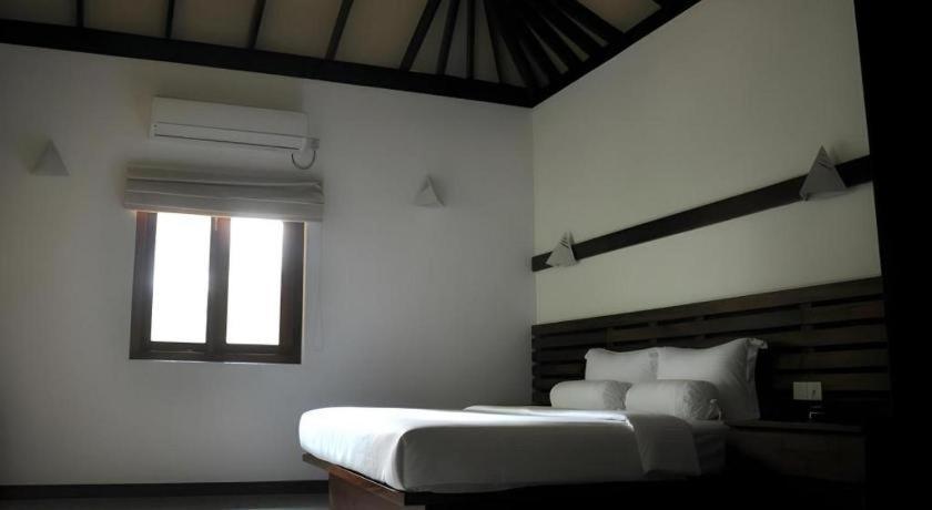 Roman Lake Ayurveda Boutique Resort Ahungalla Exterior foto