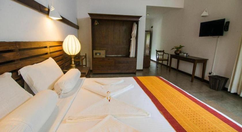 Roman Lake Ayurveda Boutique Resort Ahungalla Exterior foto
